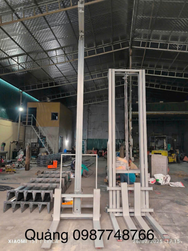 Máy lắp dựng tấm tường
